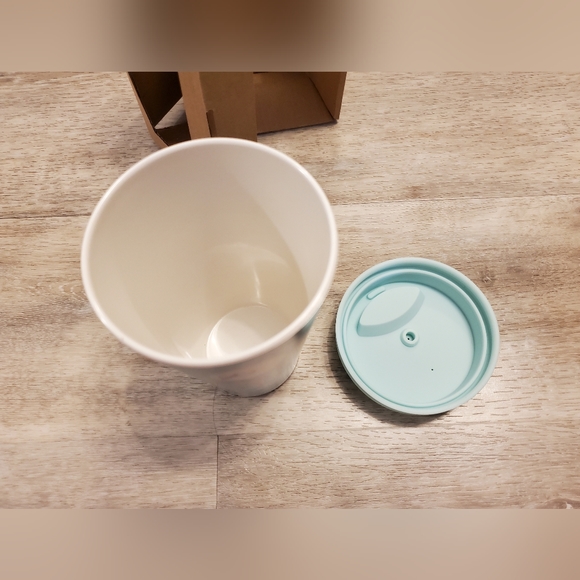 FREE WITH PURCHASE Bamboo Eco Fiber reusable cup with silicone lid - Picture 3 of 3